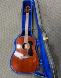 Used Guild 1976 D-25M Dreadnought Acoustic Guitar, Includes Hard Case with Broken Handle