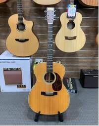 Used Martin Custom Shop 000-28H Solid Sitka Spruce / East Indian Rosewood Acoustic (Includes Hard Case)